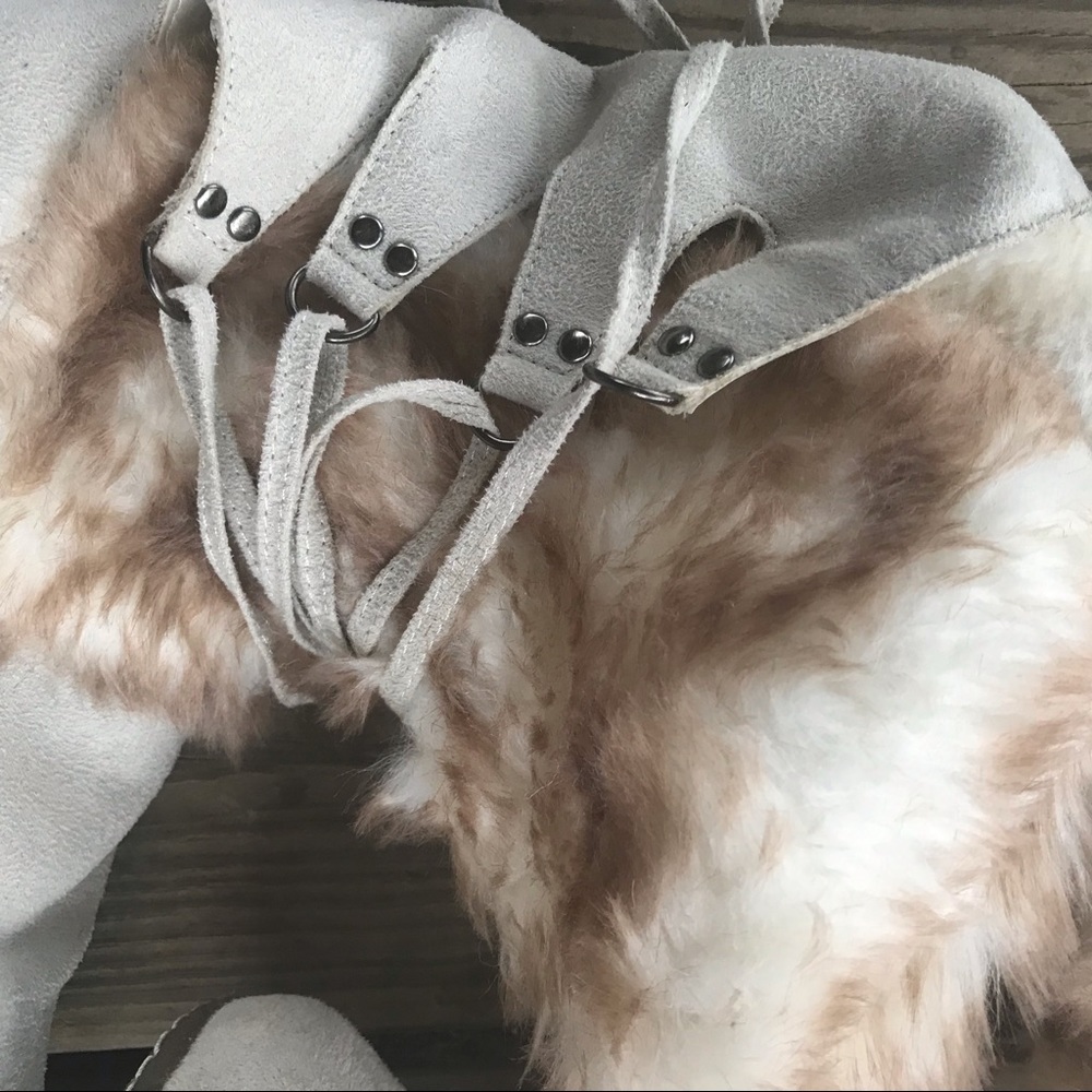 Wanted furry boots 5.5 - Picture 2 of 4